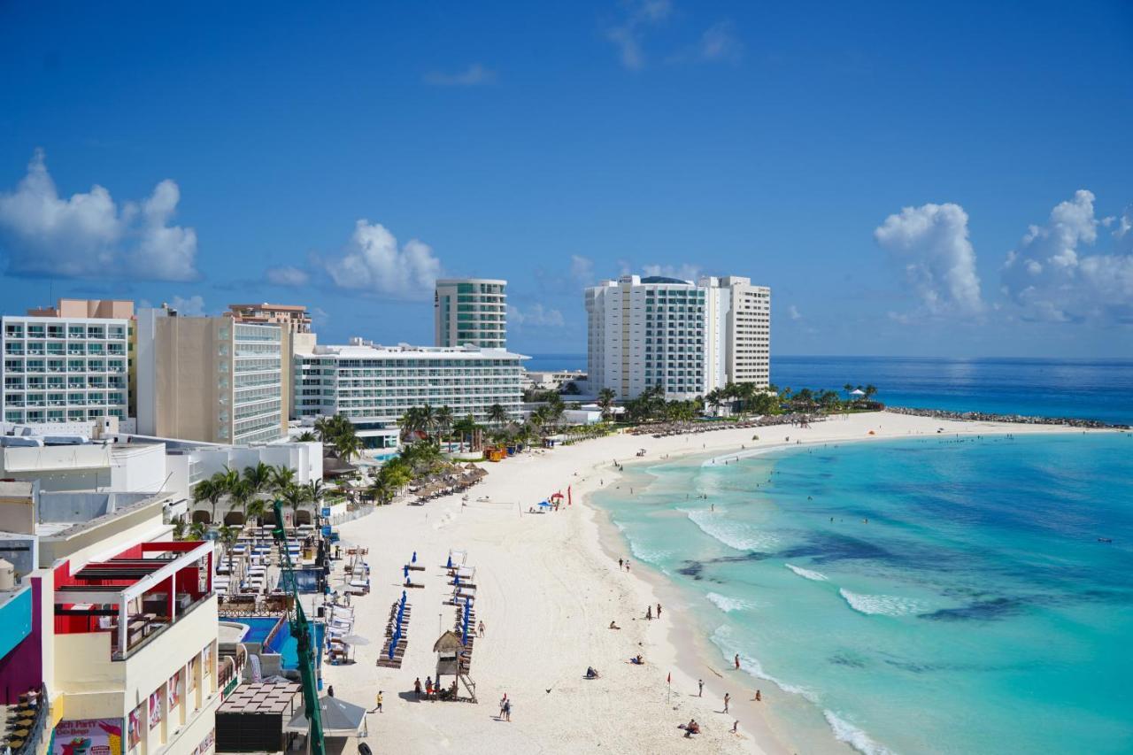 Luxury Caribbean Condos By Salvia Cancun Beachfront Exterior photo