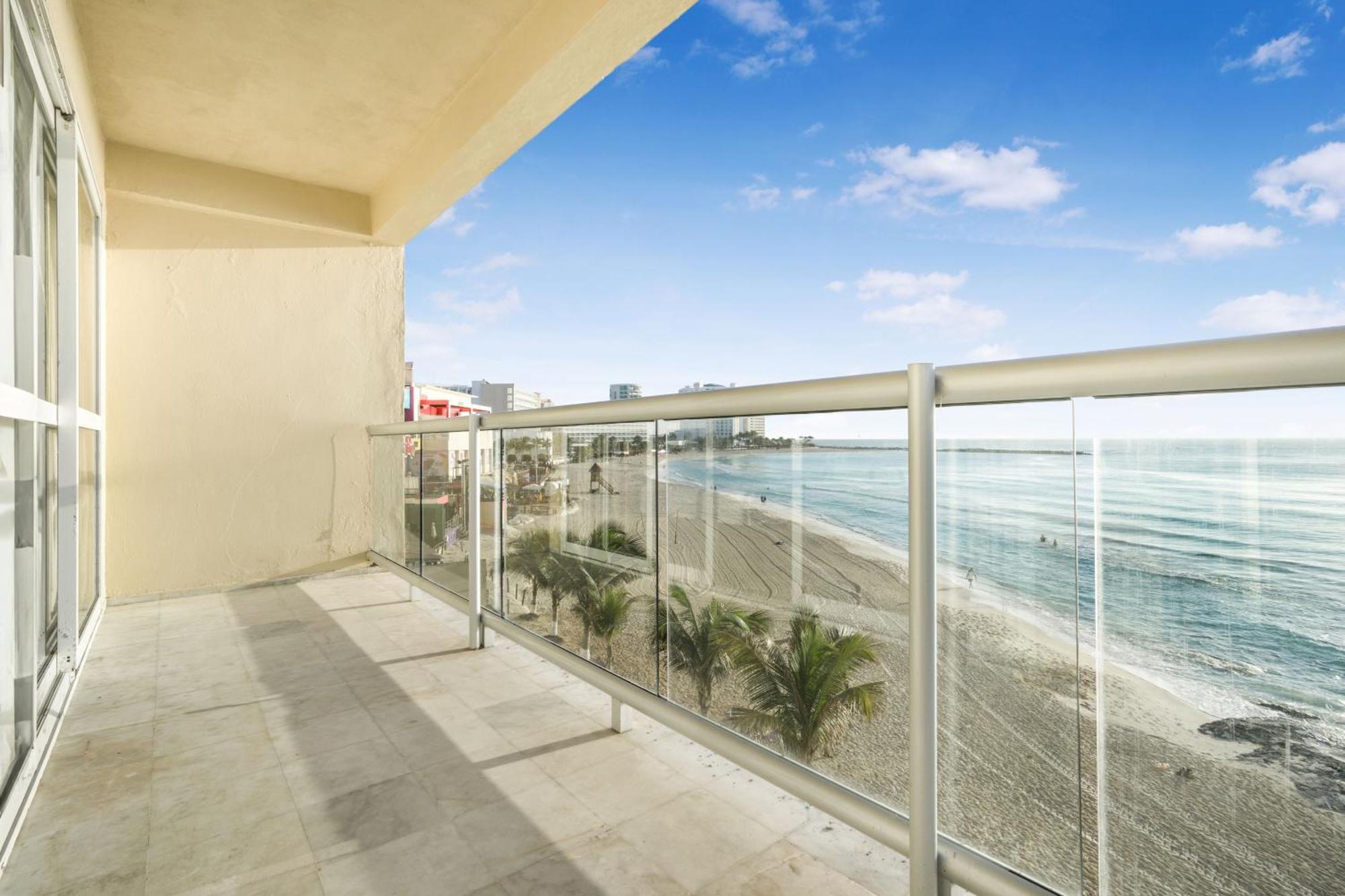 Luxury Caribbean Condos By Salvia Cancun Beachfront Exterior photo